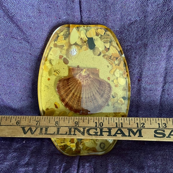 Resin Shell Wall Hanging - Picture 3 of 5